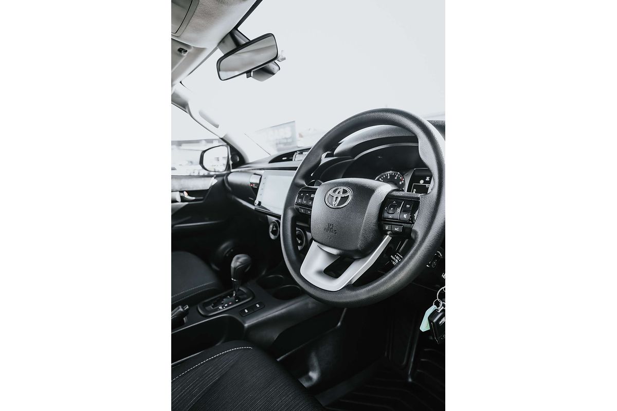 2024 Toyota Hilux SR GUN126R 4X4