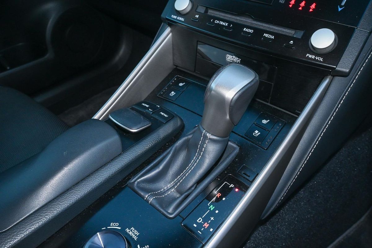 2013 Lexus IS IS350 Sports Luxury GSE31R