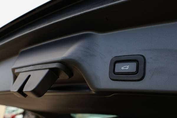 2022 Land Rover Range Rover Evoque P250 R-Dynamic SE L551