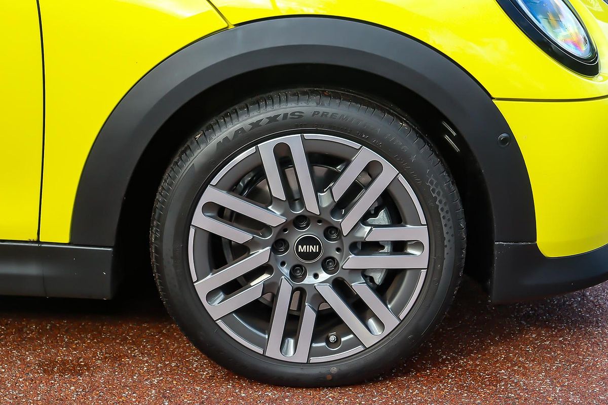 2024 MINI Cooper C Classic F65