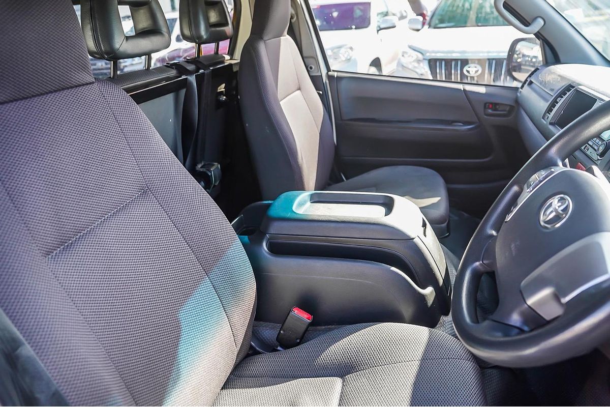 2014 Toyota Hiace Commuter TRH223R
