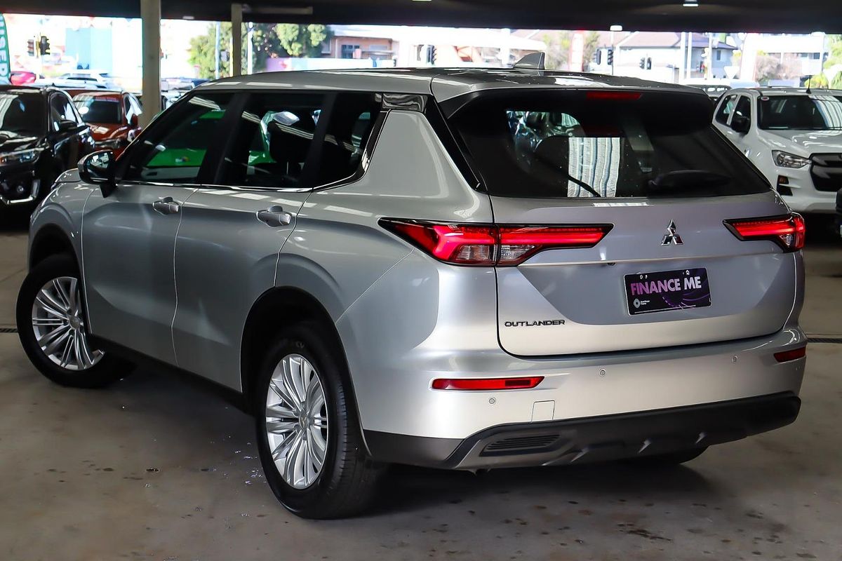 2024 Mitsubishi Outlander ES ZM
