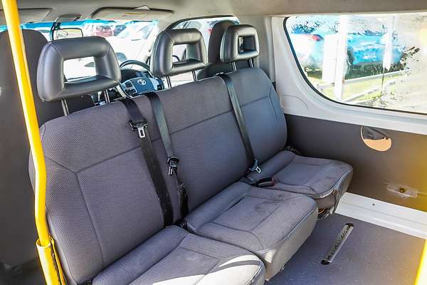 2014 Toyota Hiace Commuter TRH223R