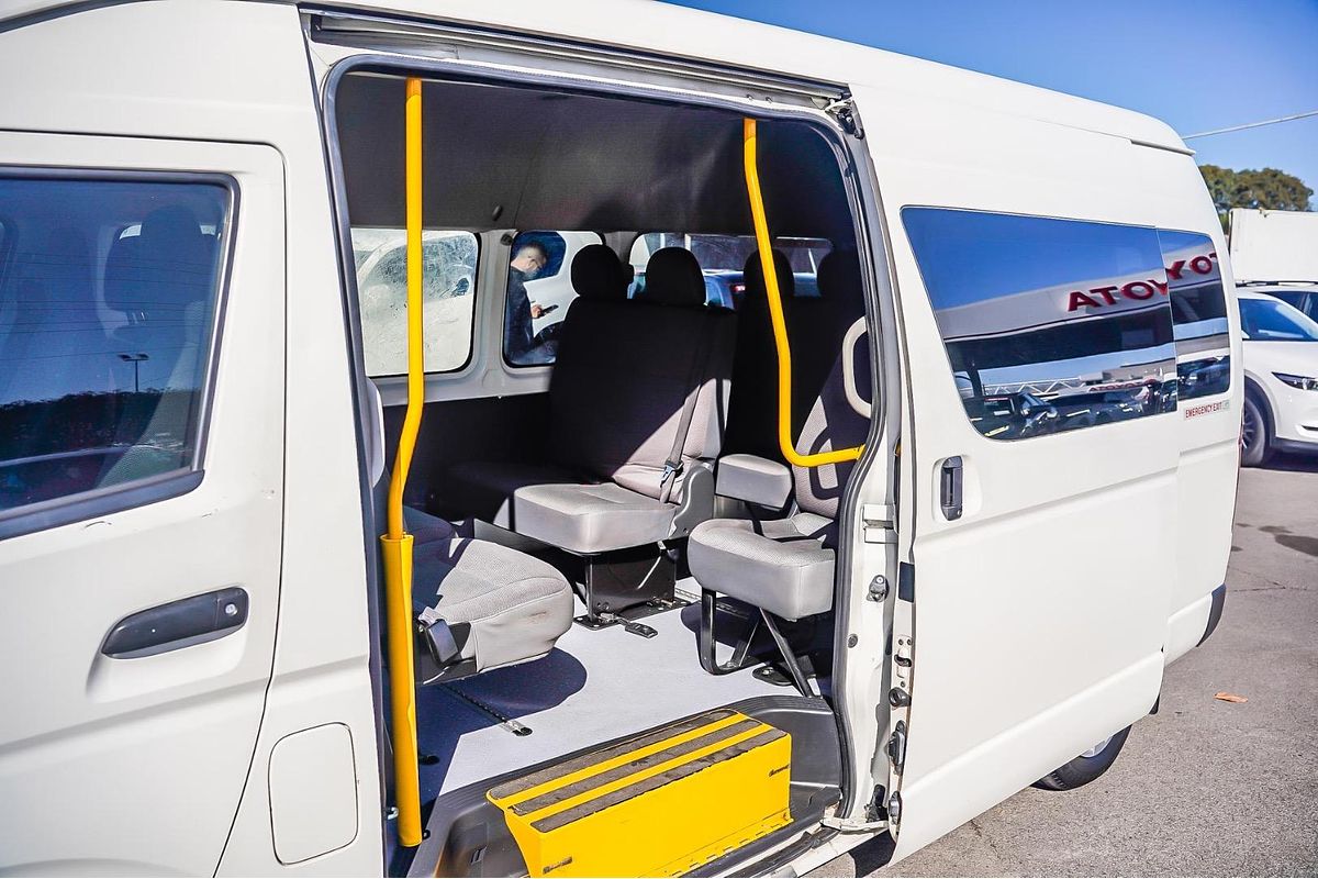 2014 Toyota Hiace Commuter TRH223R