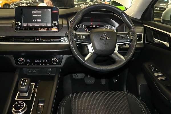 2024 Mitsubishi Outlander ES ZM