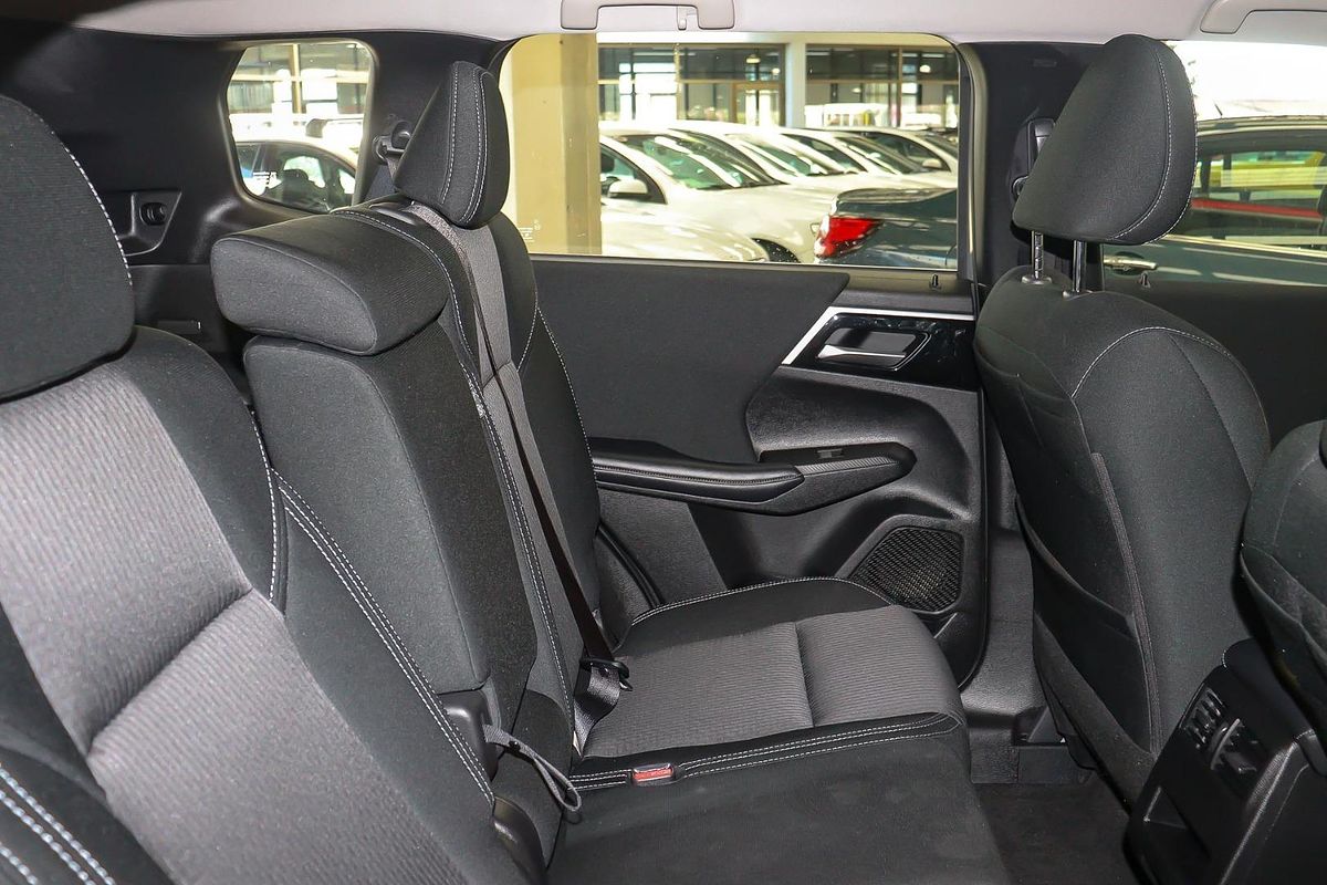 2024 Mitsubishi Outlander ES ZM