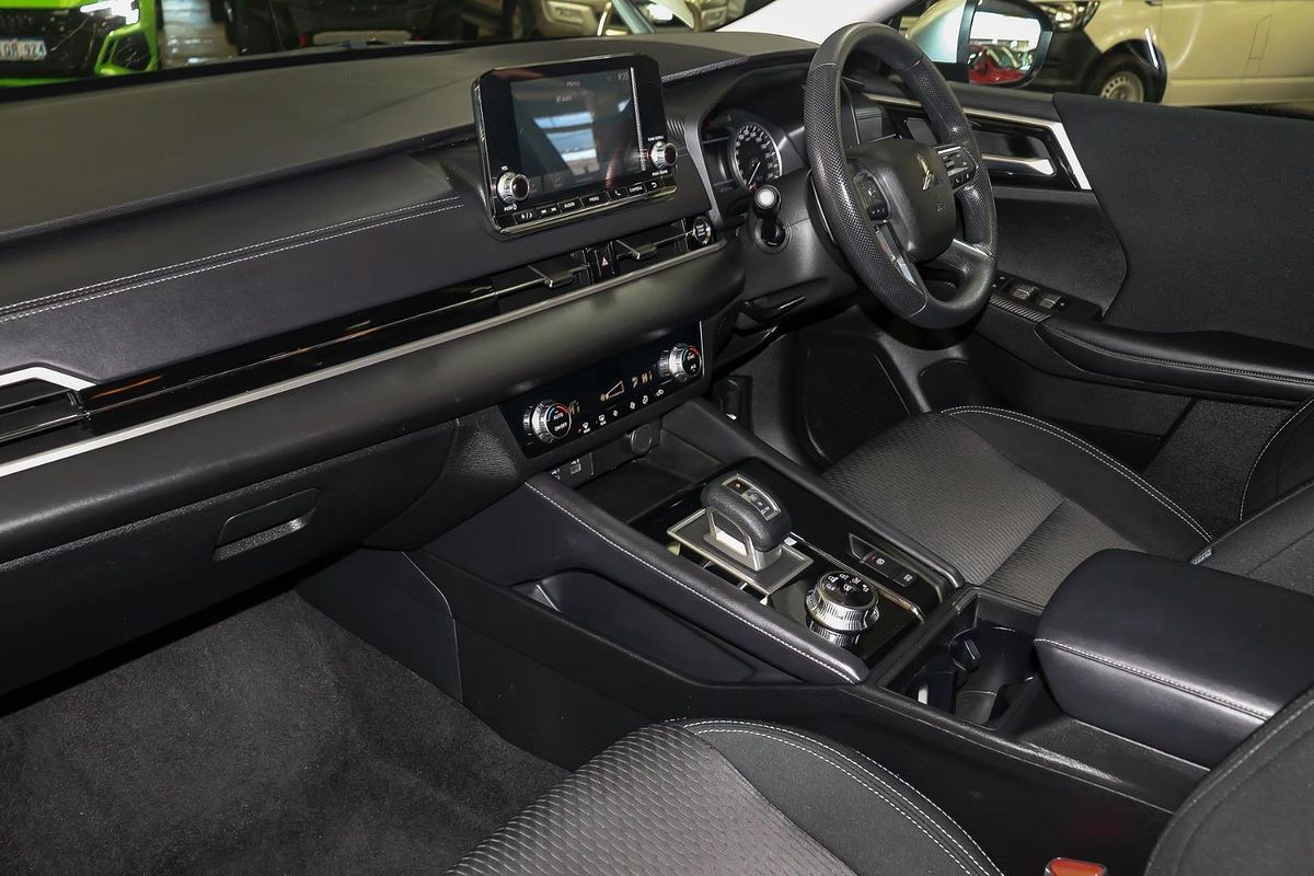 2024 Mitsubishi Outlander ES ZM