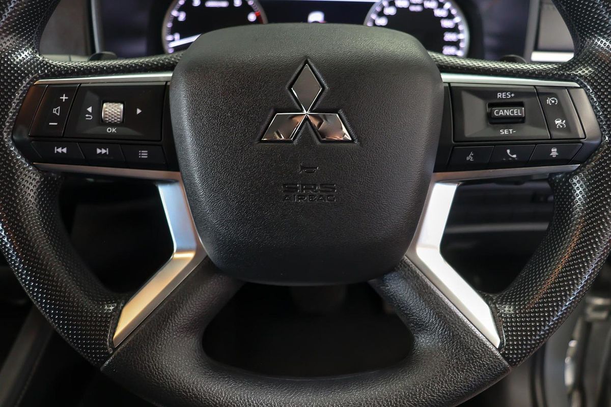 2024 Mitsubishi Outlander ES ZM