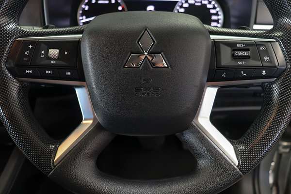 2024 Mitsubishi Outlander ES ZM