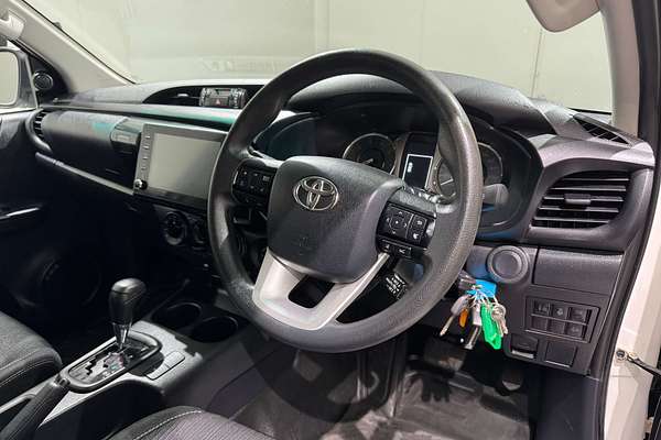 2022 Toyota Hilux Hilux 4x4 SR 2.8L T Diesel Automatic Double Cab C/C GUN126R 4X4