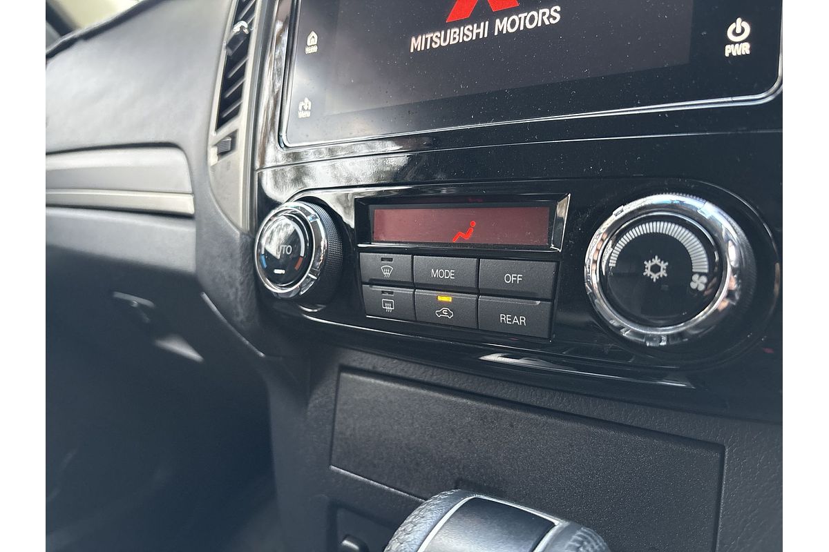 2017 Mitsubishi Pajero GLS NX