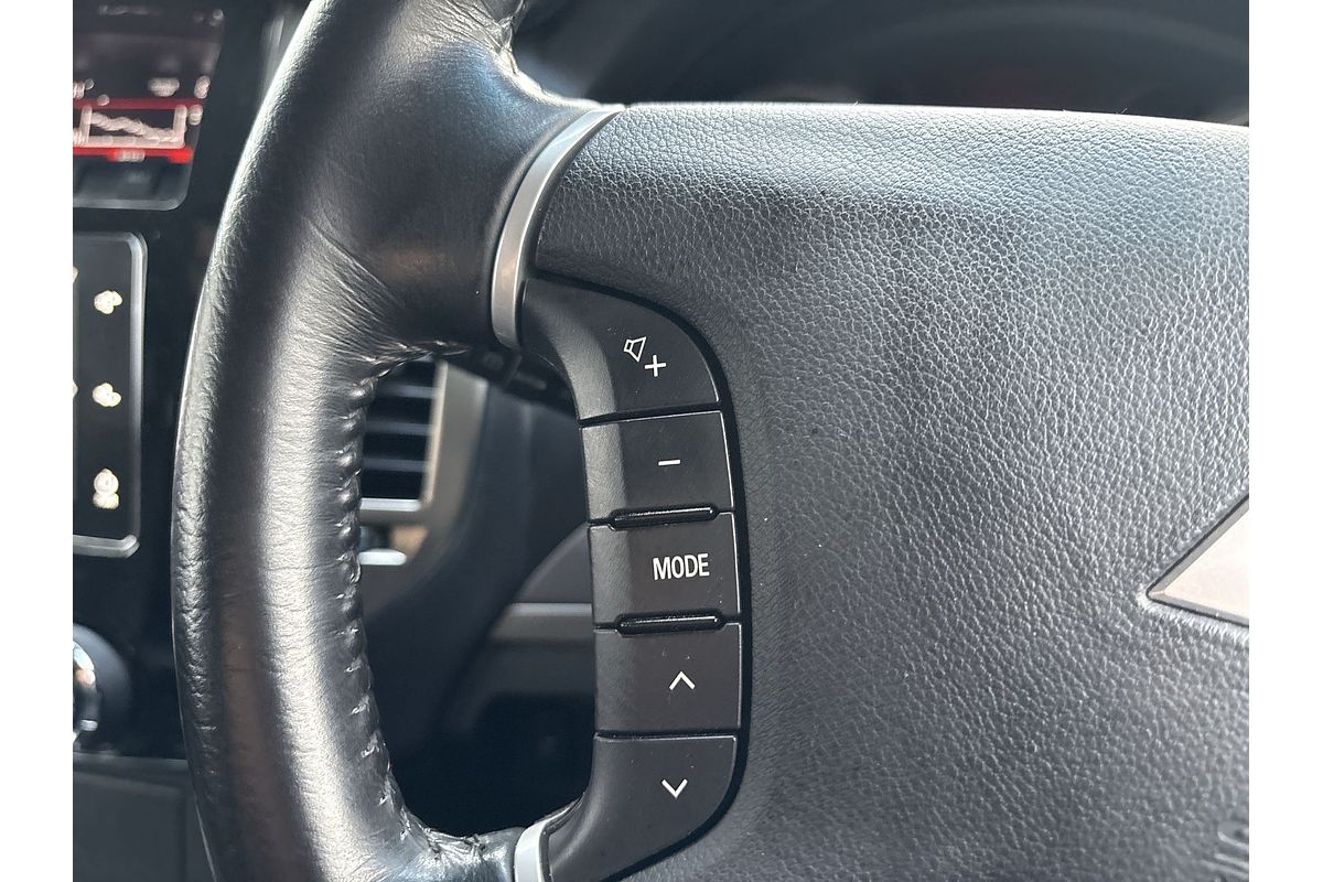 2017 Mitsubishi Pajero GLS NX