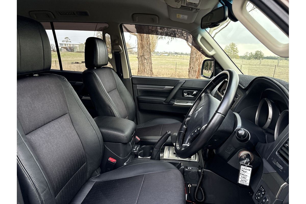 2017 Mitsubishi Pajero GLS NX