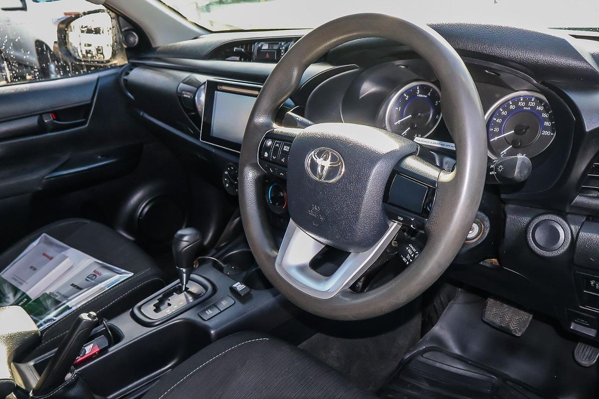 2017 Toyota Hilux SR GUN126R 4X4