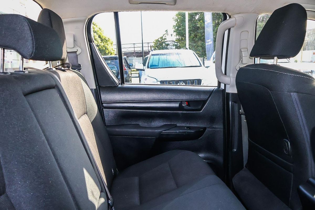 2017 Toyota Hilux SR GUN126R 4X4