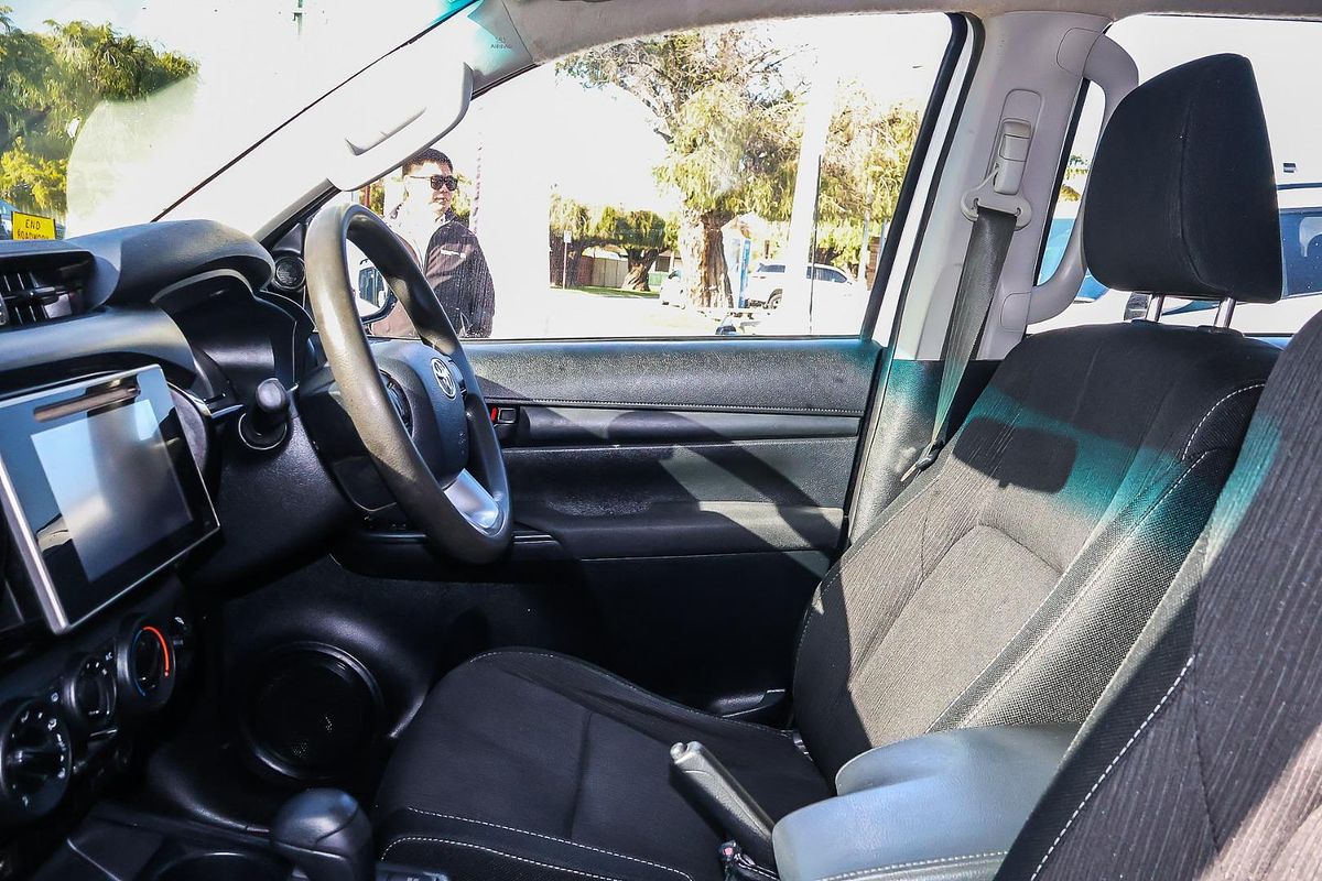 2017 Toyota Hilux SR GUN126R 4X4
