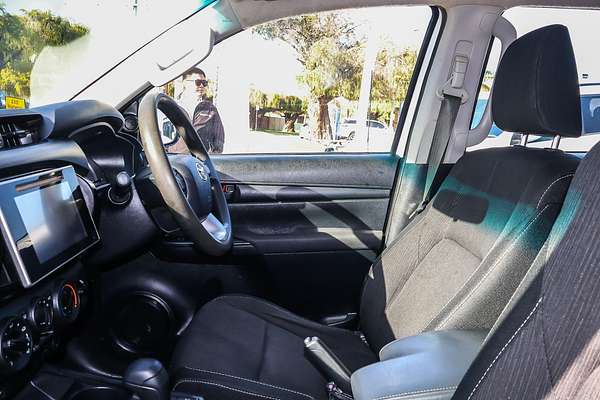 2017 Toyota Hilux SR GUN126R 4X4