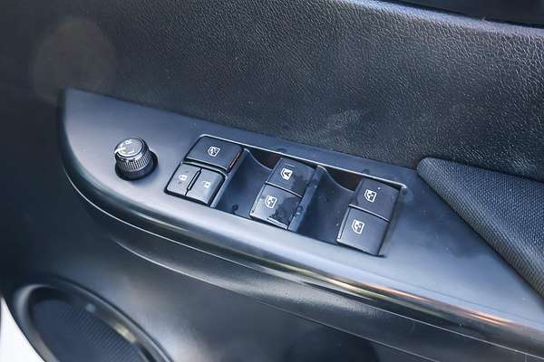 2017 Toyota Hilux SR GUN126R 4X4