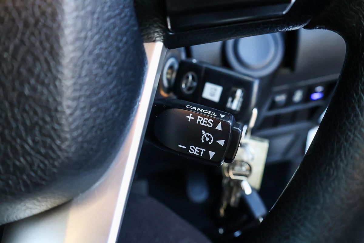 2017 Toyota Hilux SR GUN126R 4X4