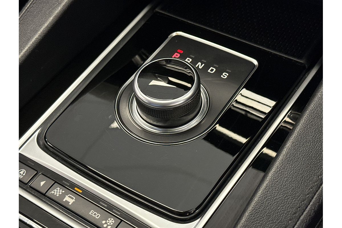 2019 Jaguar F-PACE 20d Prestige X761