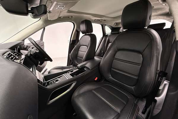 2019 Jaguar F-PACE 20d Prestige X761