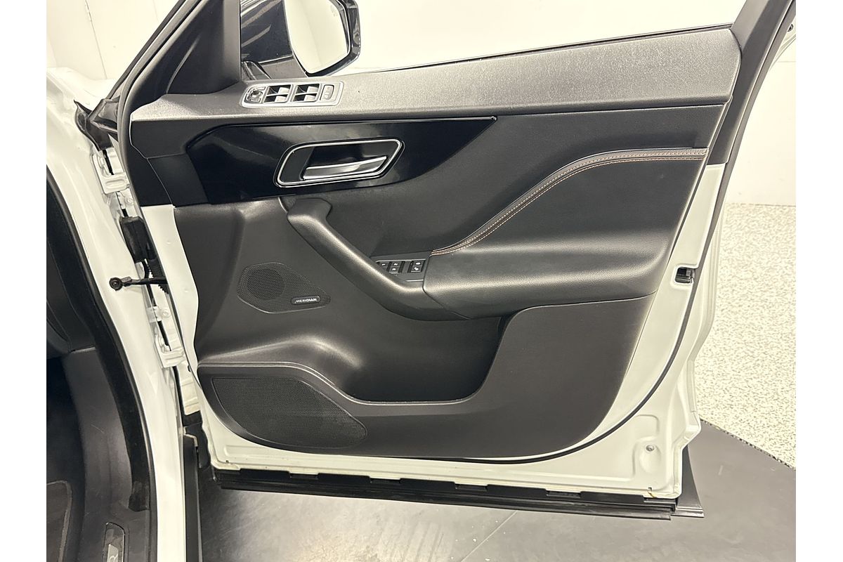 2019 Jaguar F-PACE 20d Prestige X761