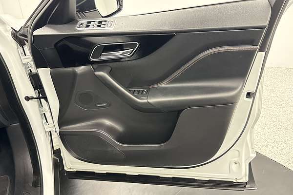 2019 Jaguar F-PACE 20d Prestige X761