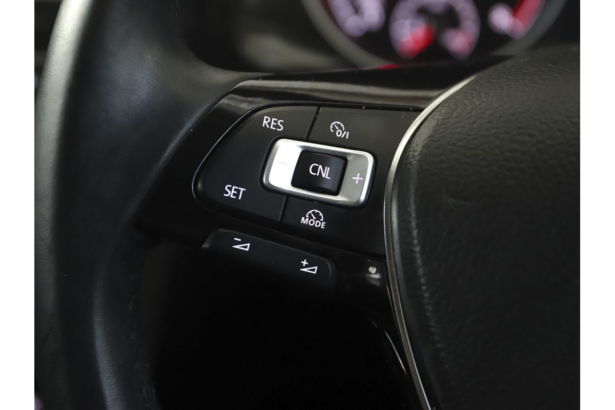 2013 Volkswagen Golf 103TSI Highline 7