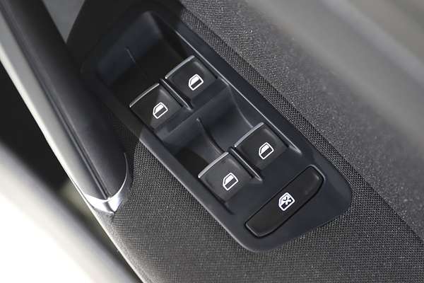 2013 Volkswagen Golf 103TSI Highline 7