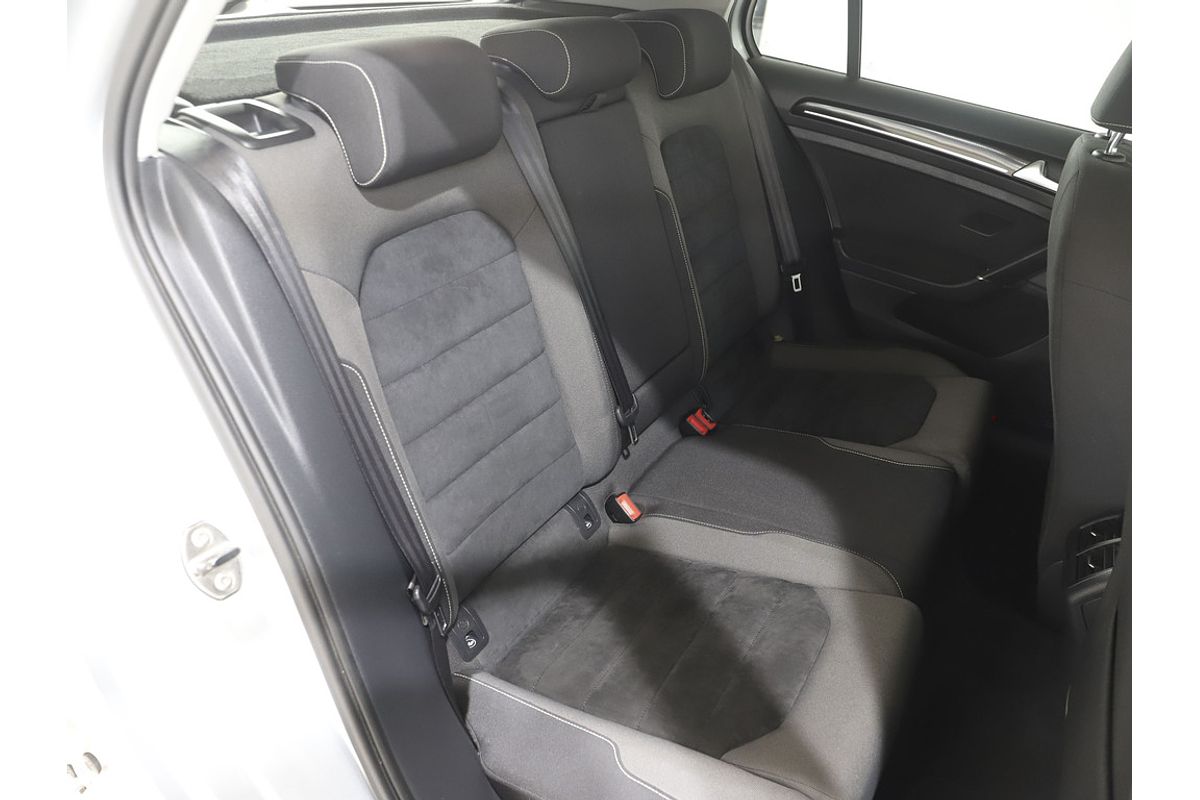 2013 Volkswagen Golf 103TSI Highline 7