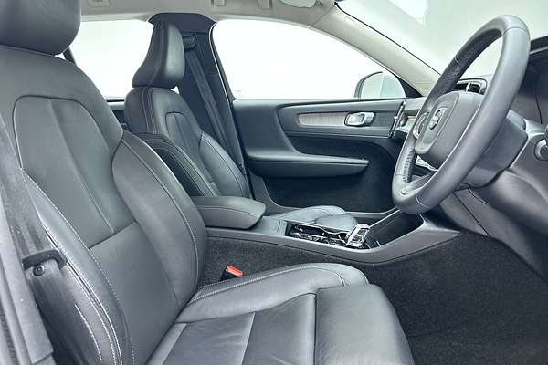 2022 Volvo XC40 T4 Inscription