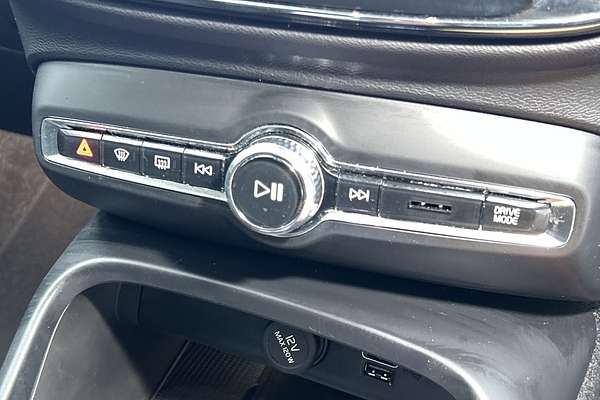 2022 Volvo XC40 T4 Inscription
