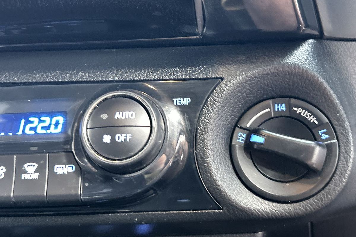 2022 Toyota Hilux SR5 GUN126R 4X4