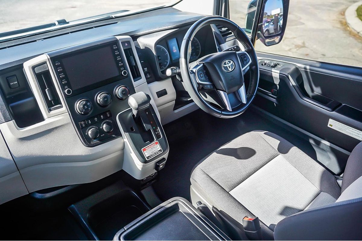 2022 Toyota Hiace Commuter GDH322R