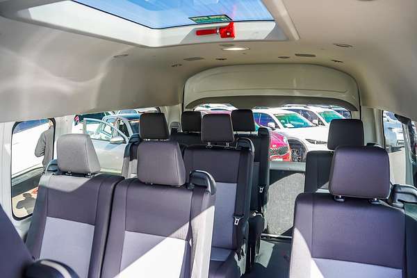 2022 Toyota Hiace Commuter GDH322R