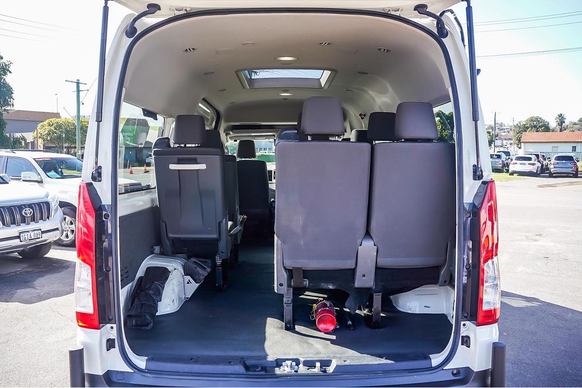 2022 Toyota Hiace Commuter GDH322R