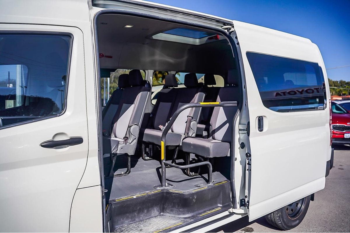 2022 Toyota Hiace Commuter GDH322R