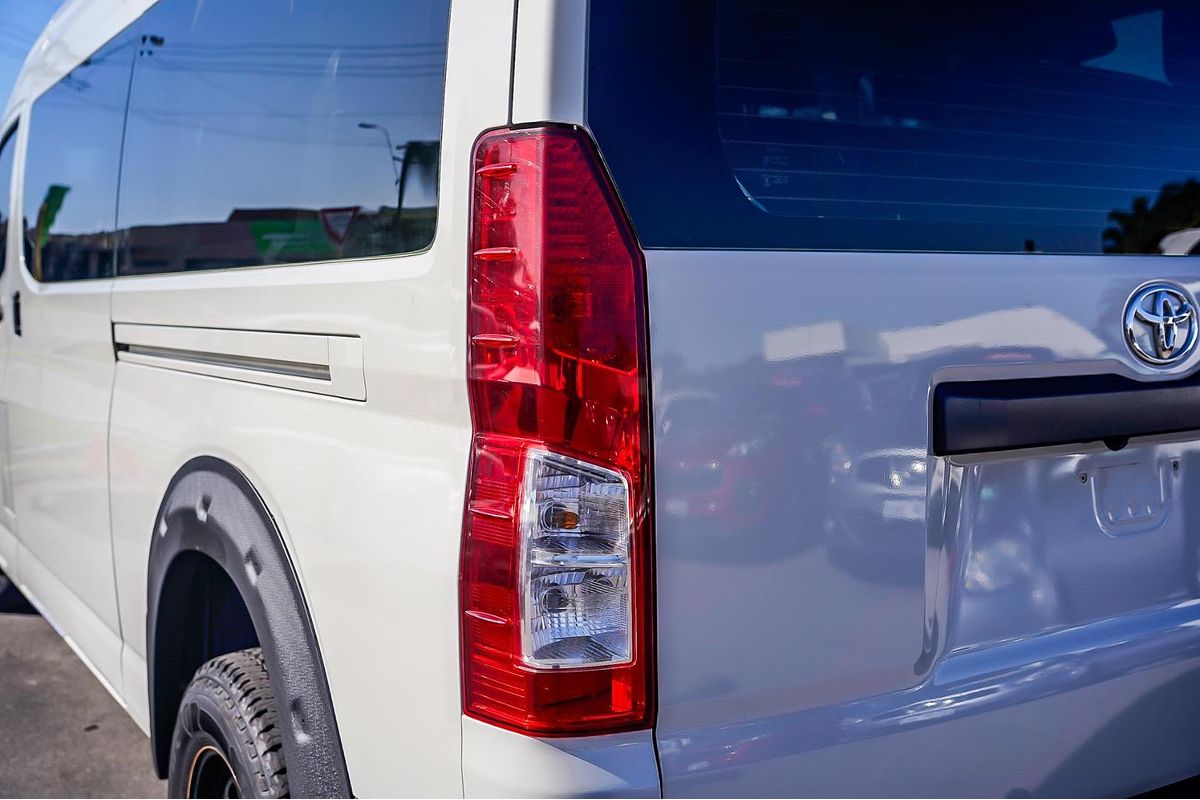 2022 Toyota Hiace Commuter GDH322R