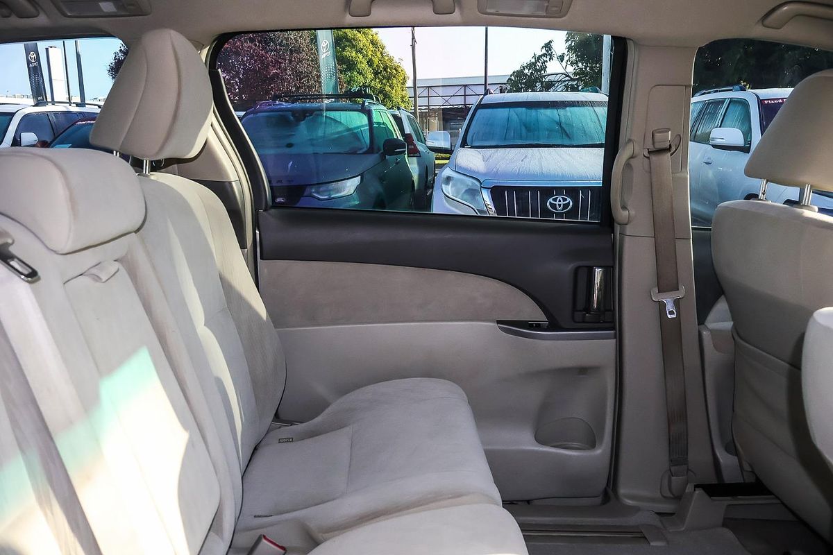 2010 Toyota Tarago GLi GSR50R