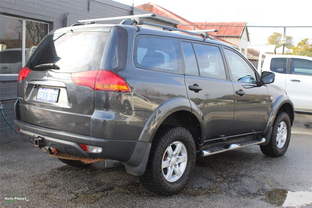 2013 Mitsubishi Challenger PB