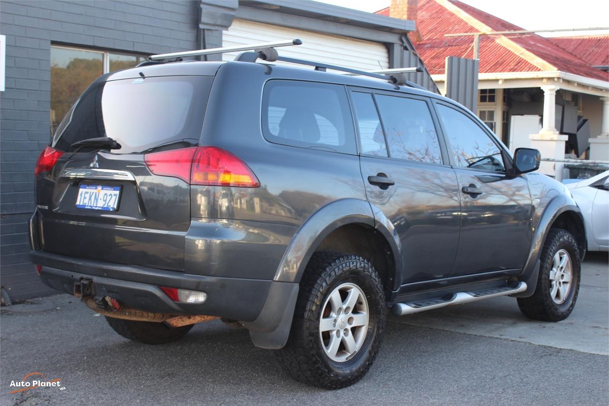 2013 Mitsubishi Challenger PB