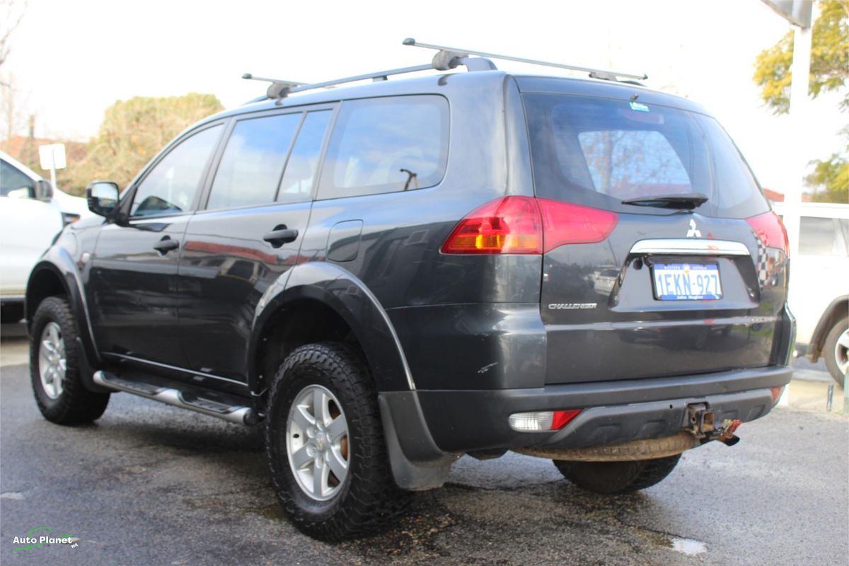 2013 Mitsubishi Challenger PB