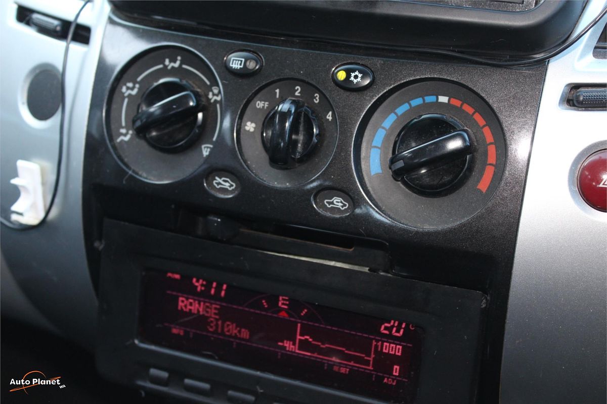 2013 Mitsubishi Challenger PB