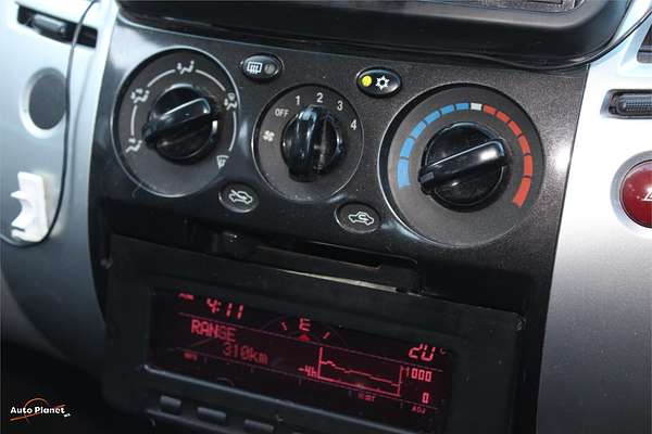 2013 Mitsubishi Challenger PB