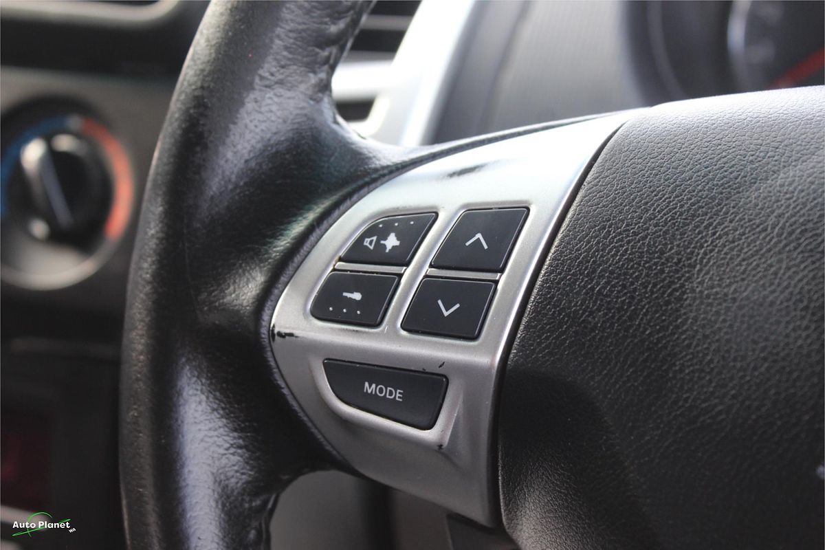 2013 Mitsubishi Challenger PB