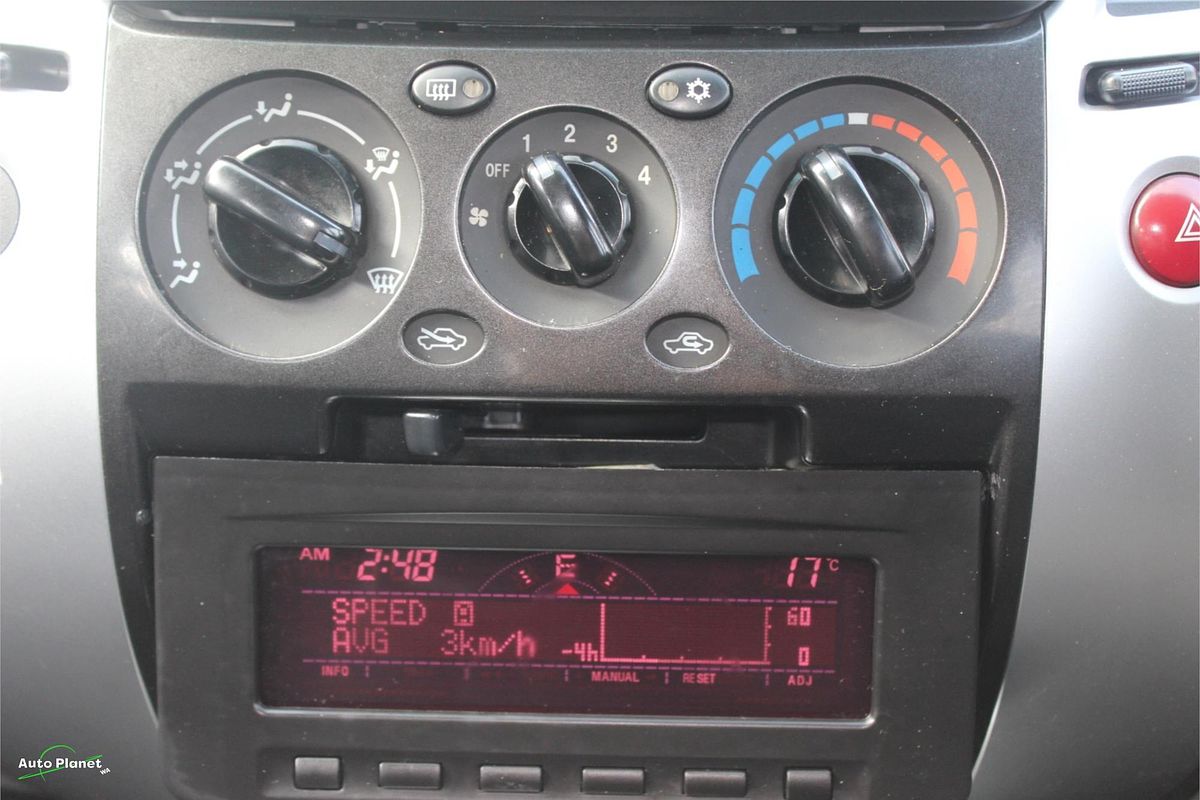 2013 Mitsubishi Challenger PB