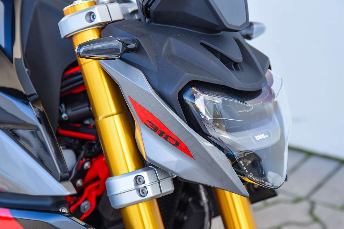 2025 BMW G 310 R G 310