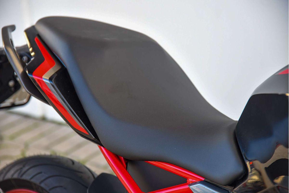 2025 BMW G 310 R G 310