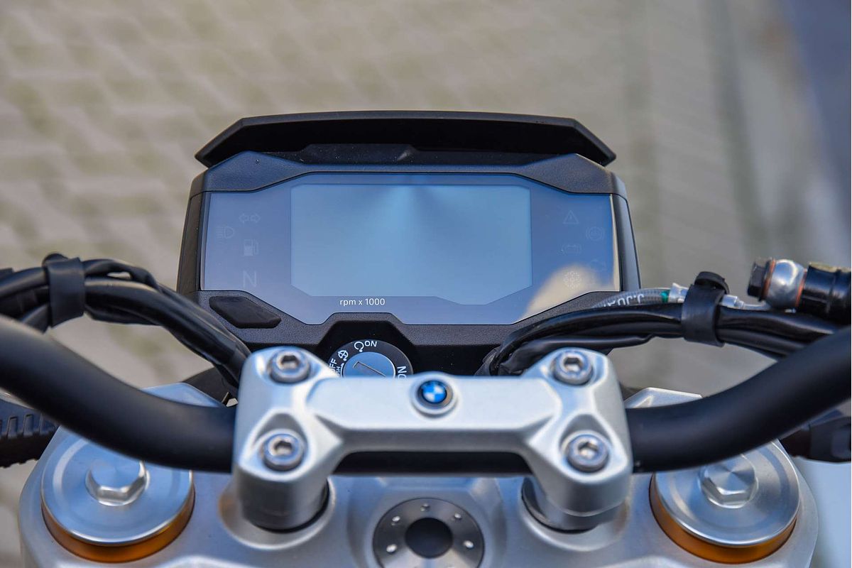 2025 BMW G 310 R G 310