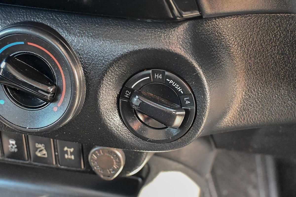 2020 Toyota Hilux SR GUN126R 4X4